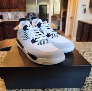 Jordan Retro 4 Military Black, Kids